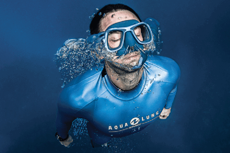 Picture of a snorkeling mask.