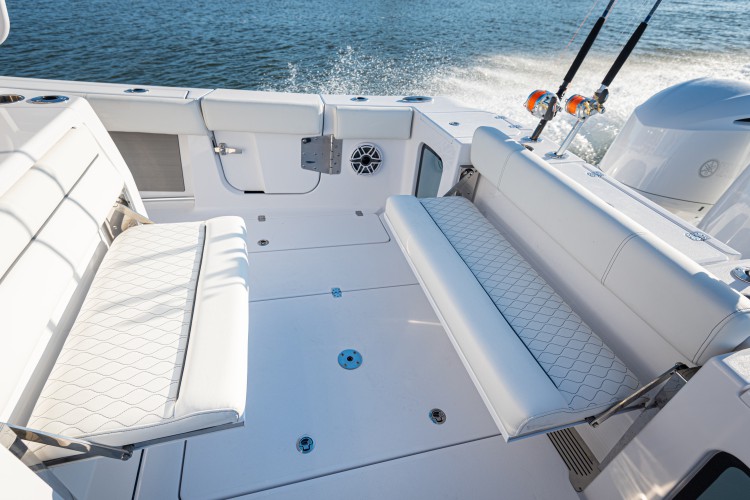 2020 Sportsman Open 352 Center Console Running Water