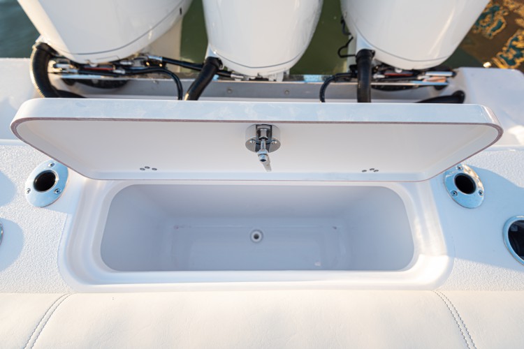 2020 Sportsman Open 352 Center Console Running Water