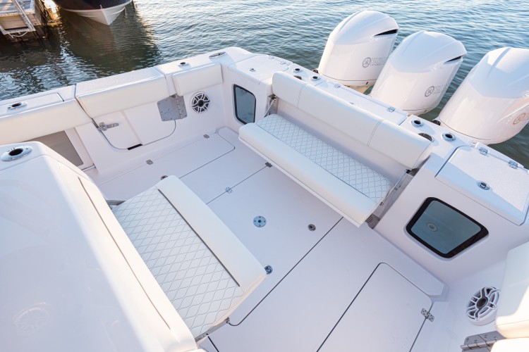 2020 Sportsman Open 352 Center Console Running Water