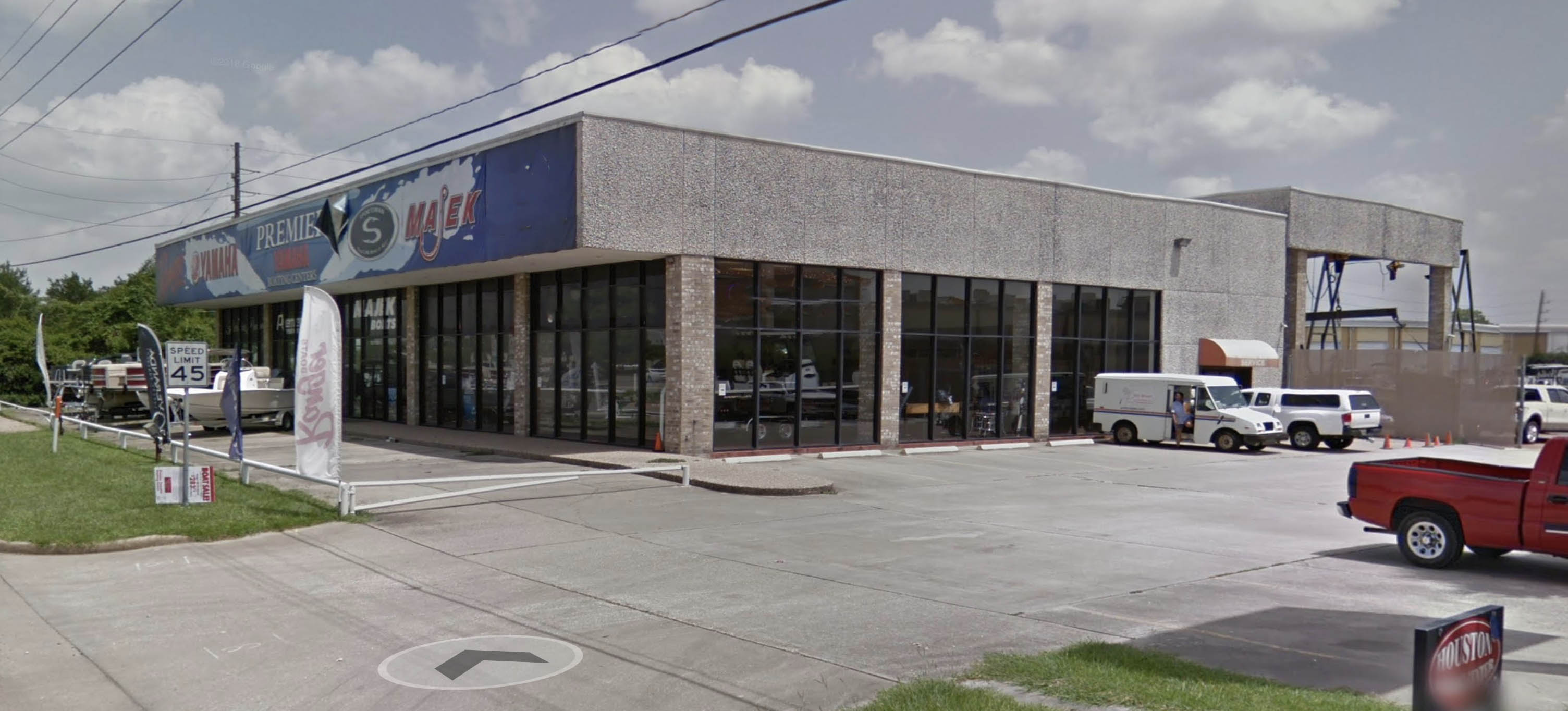 Store front image for the dealership located at Houston, TX