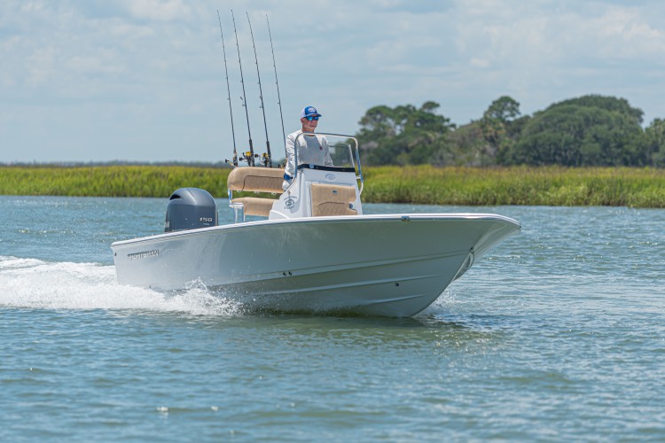 2020 Sportsman Tournament 214 Bay Boat Running Water