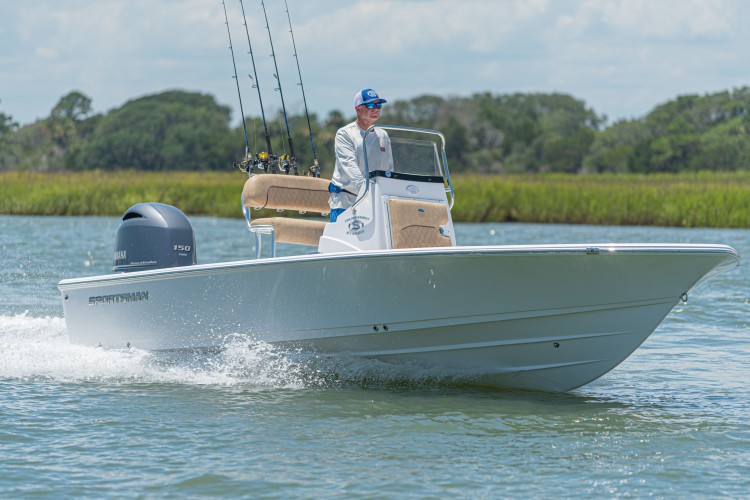 2020 Sportsman Tournament 214 Bay Boat Running Water