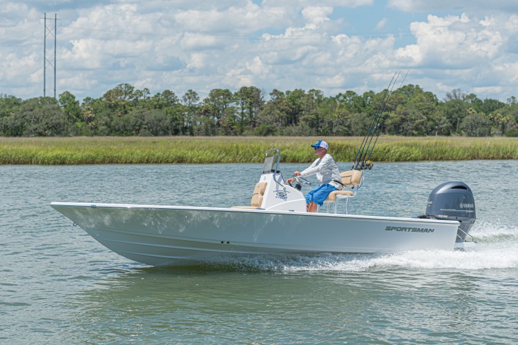 2020 Sportsman Tournament 214 Bay Boat Running Water