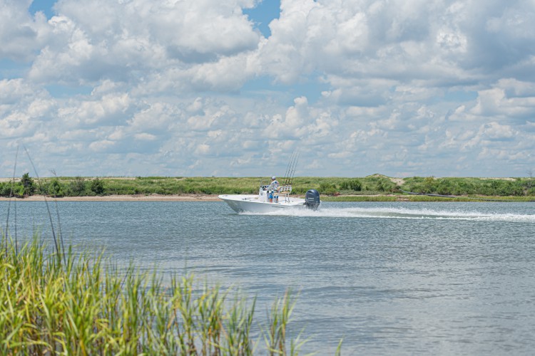 2020 Sportsman Tournament 214 Bay Boat Running Water