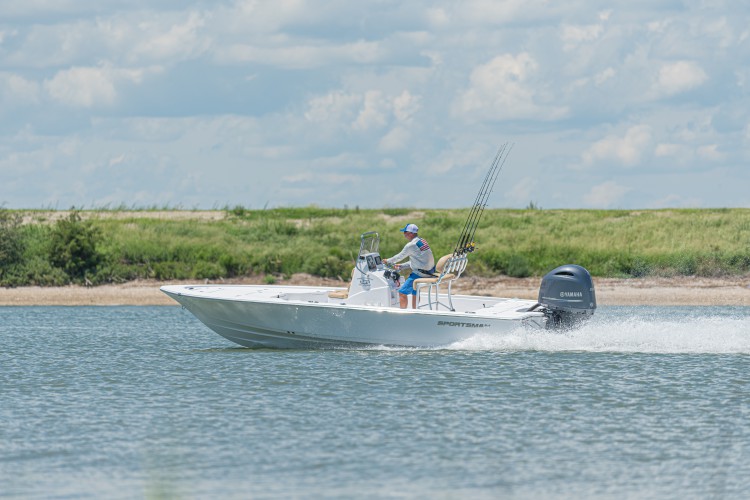 2020 Sportsman Tournament 214 Bay Boat Running Water
