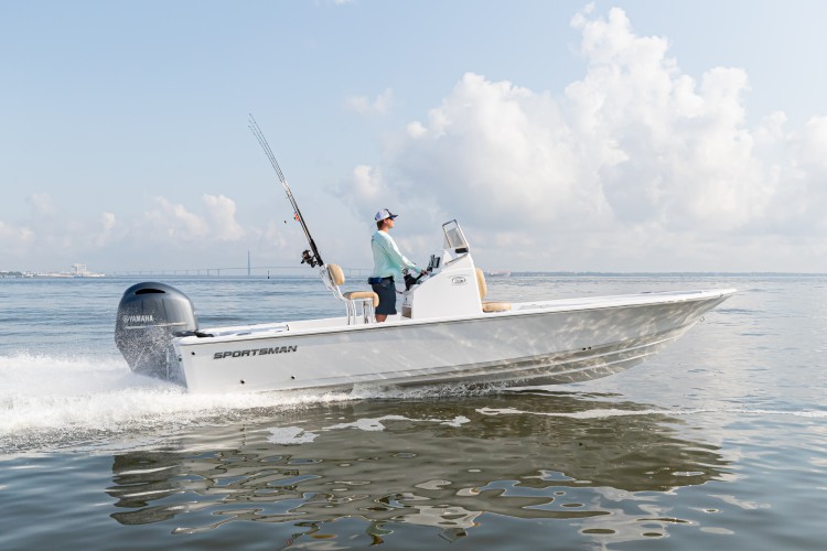 2020 Sportsman Tournament 234 Bay Boat Running Water