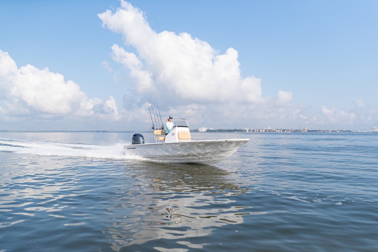 2020 Sportsman Tournament 234 Bay Boat Running Water