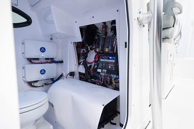 Detail image of SeaStar Maximus Digital Switching System