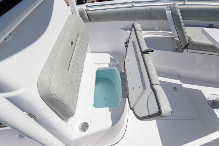 Open 282 Center Console · Features Sportsman Boats