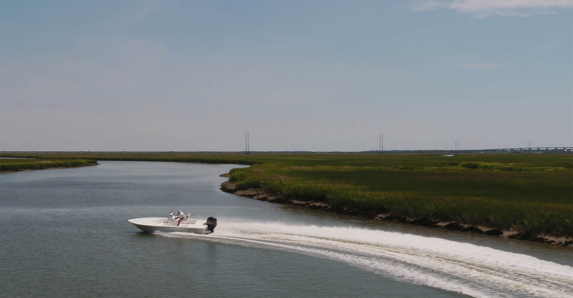 Main image of the Tournament 214 SBX Bay Boat.