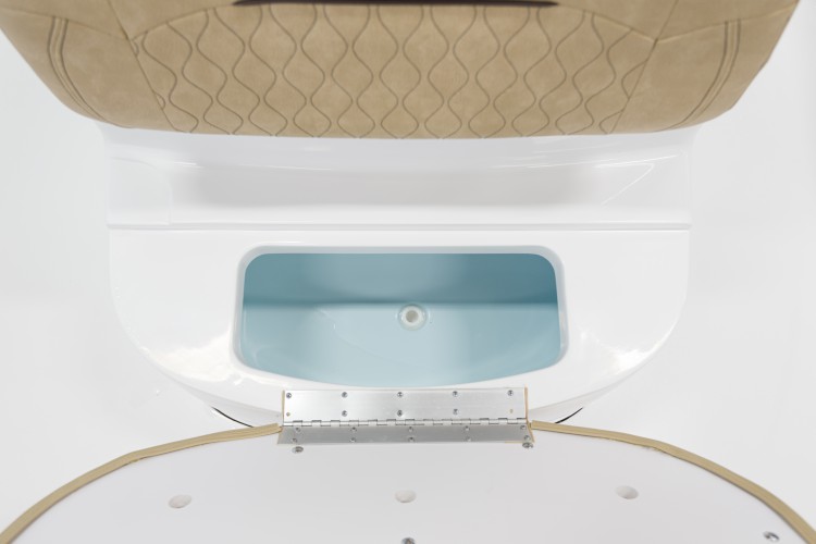 Detail image of Console Front Livewell