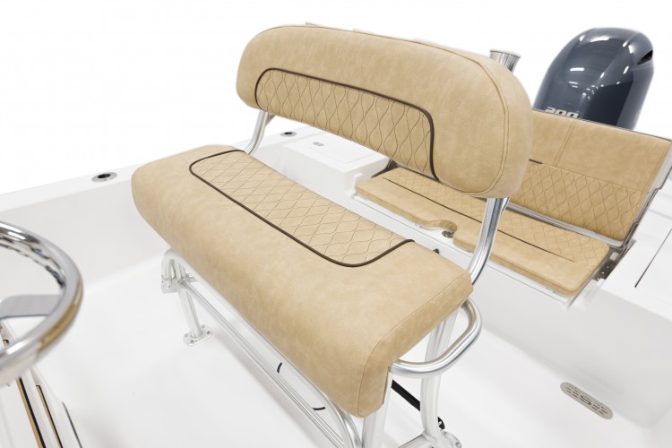 Detail image of Leaning Post w/ Bottom Cushion