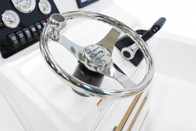 Detail image of SeaStar Hydraulic Helm w/ SS Wheel