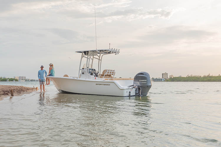 2019 Sportsman Heritage 211 Center Console Boat