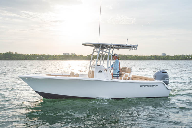 2019 Sportsman Heritage 211 Center Console Boat