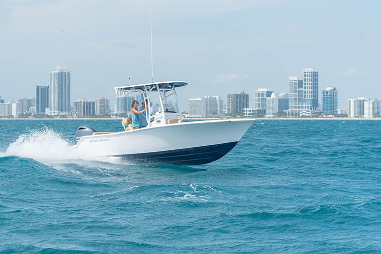 2019 Sportsman Heritage 211 Center Console Boat