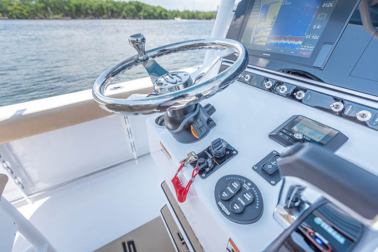 2019 Sportsman Heritage 241 Center Console Boat