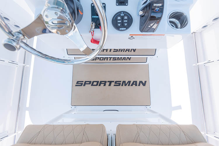 2019 Sportsman Heritage 241 Center Console Boat