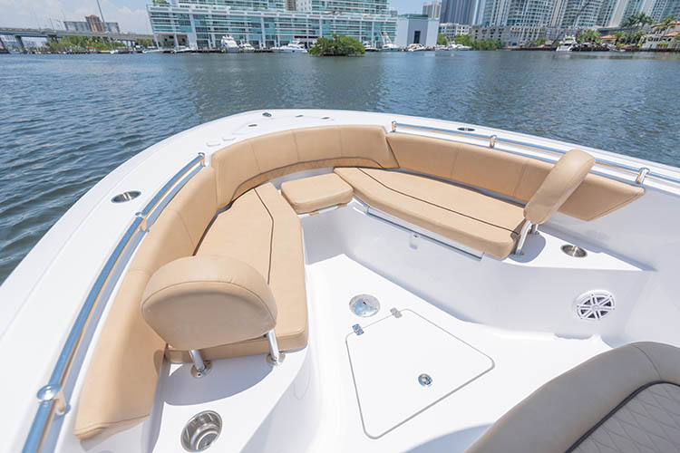 2019 Sportsman Heritage 241 Center Console Boat