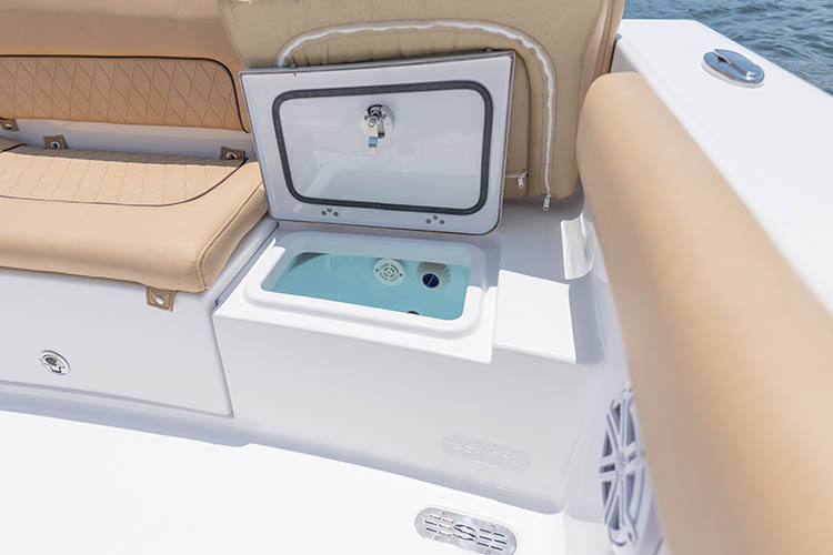 2019 Sportsman Heritage 241 Center Console Boat