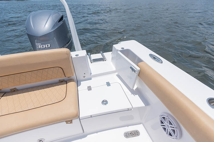 2019 Sportsman Heritage 241 Center Console Boat