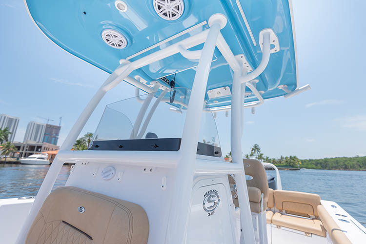 2019 Sportsman Heritage 241 Center Console Boat