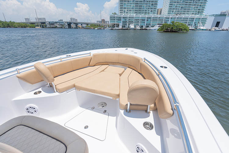 2019 Sportsman Heritage 241 Center Console Boat