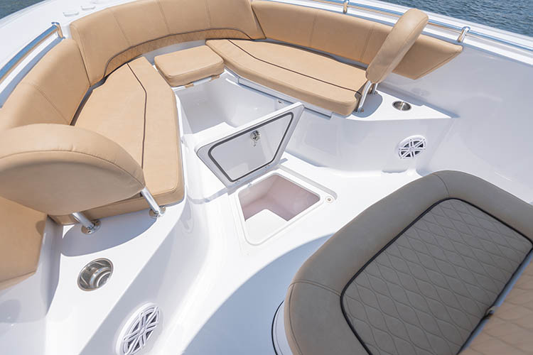 2019 Sportsman Heritage 241 Center Console Boat