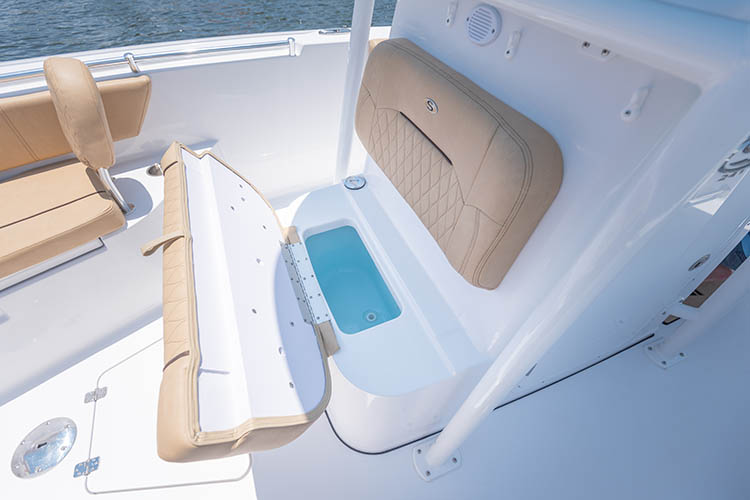 2019 Sportsman Heritage 241 Center Console Boat