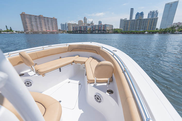 2019 Sportsman Heritage 251 Center Console Boat