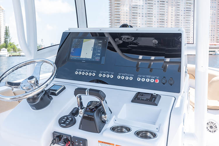 2019 Sportsman Heritage 251 Center Console Boat