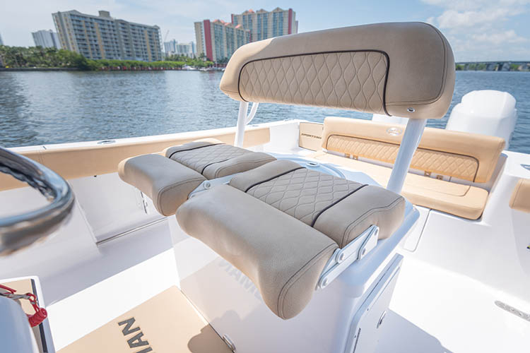2019 Sportsman Heritage 251 Center Console Boat