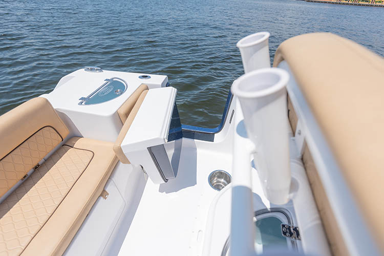 2019 Sportsman Heritage 251 Center Console Boat