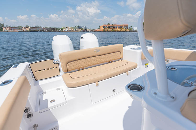 2019 Sportsman Heritage 251 Center Console Boat