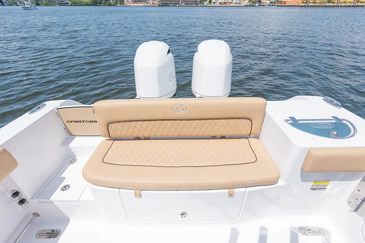 2019 Sportsman Heritage 251 Center Console Boat
