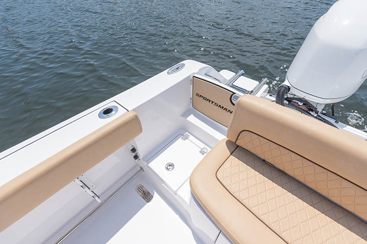 2019 Sportsman Heritage 251 Center Console Boat