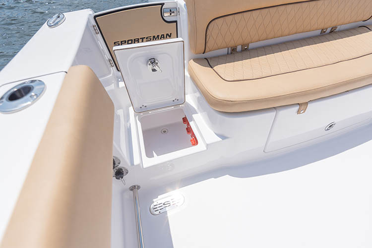 2019 Sportsman Heritage 251 Center Console Boat