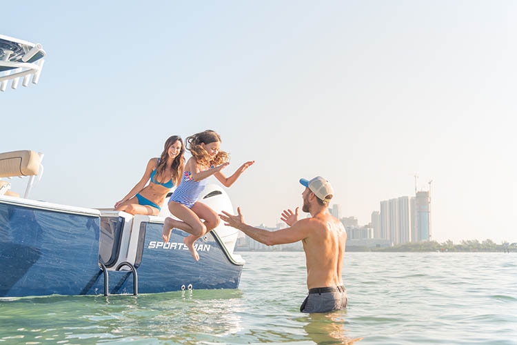 2019 Sportsman Heritage 251 Center Console Boat