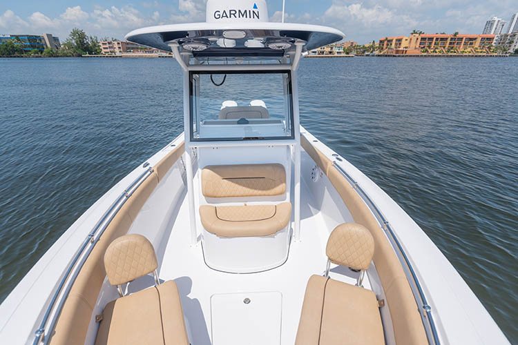 2019 Sportsman Heritage 251 Center Console Boat