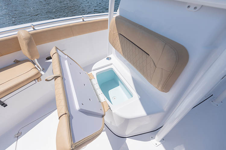 2019 Sportsman Heritage 251 Center Console Boat