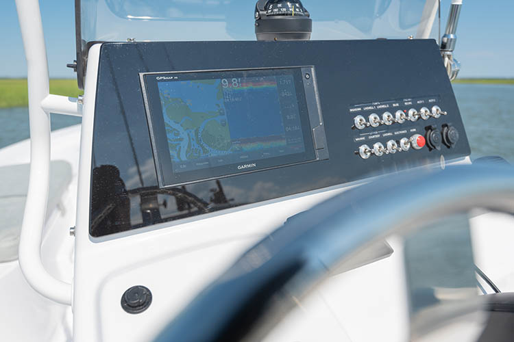 2019 Sportsman Masters 207 Bay Boat