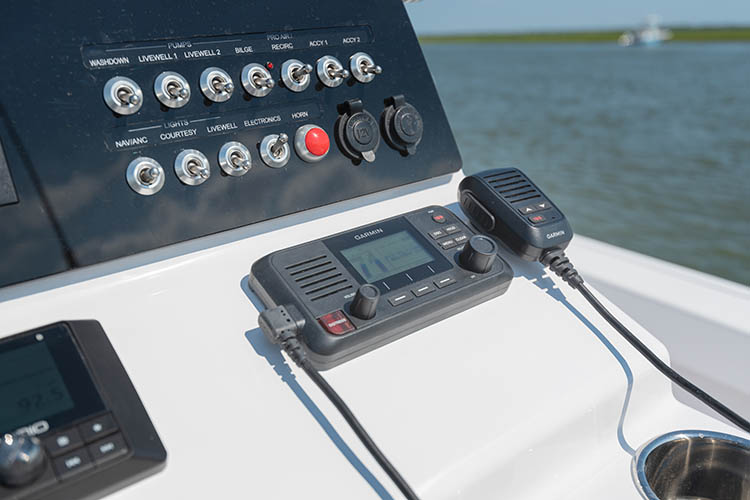 2019 Sportsman Masters 207 Bay Boat