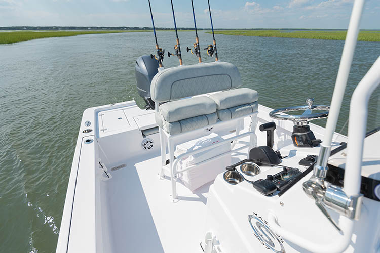 2019 Sportsman Masters 207 Bay Boat