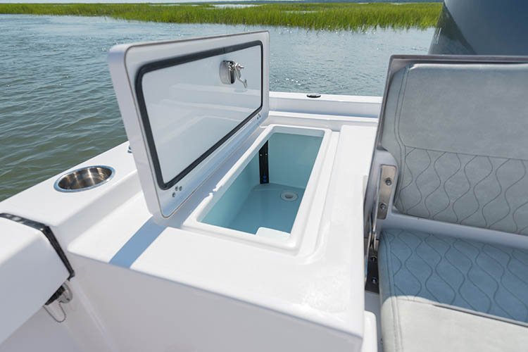2019 Sportsman Masters 207 Bay Boat