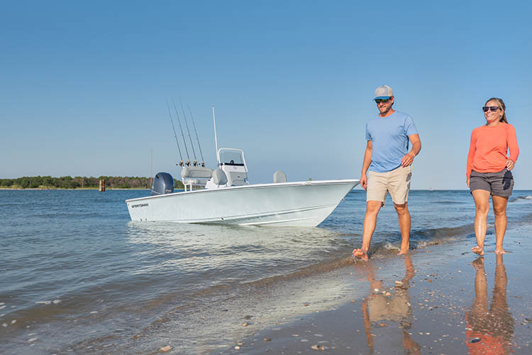 2019 Sportsman Masters 207 Bay Boat