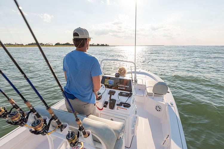2019 Sportsman Masters 207 Bay Boat