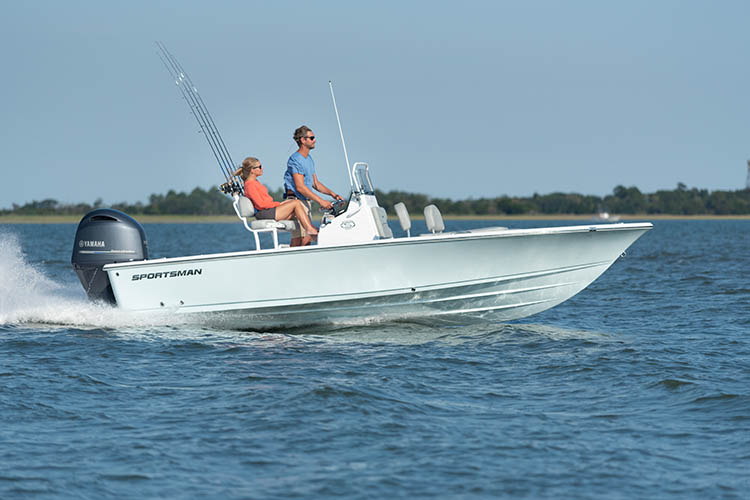2019 Sportsman Masters 207 Bay Boat