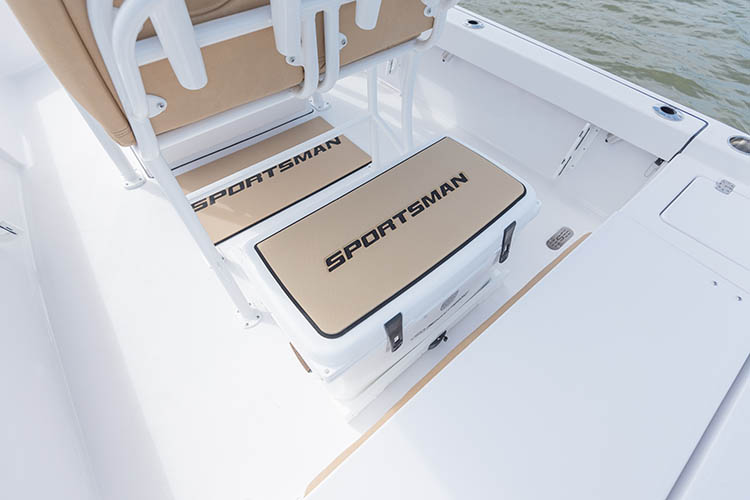 2019 Sportsman Masters 247 Bay Boat