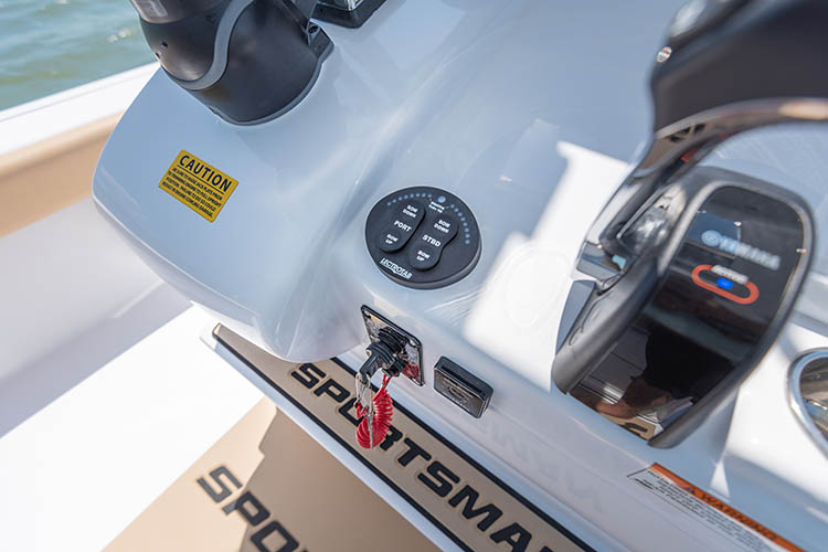 2019 Sportsman Masters 267 Bay Boat